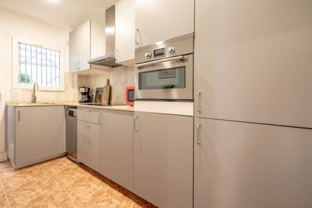 Carrer de Mendizábal, Valencia, Valencian Community 46011 - Photo 2