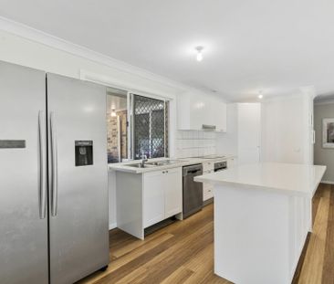 FAMILY FRIENDLY HOME WITH POOL - THREE BEDROOM PLUS OFFICE - Photo 6