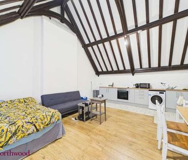 Horse Fair, Banbury, OX16 - Photo 2