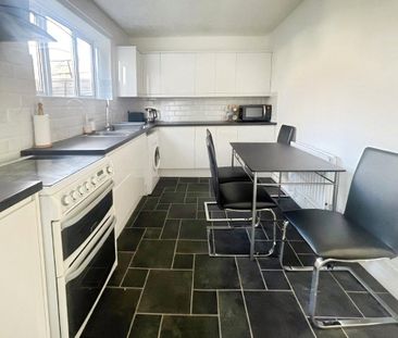 3 bedroom terraced house to rent - Photo 1