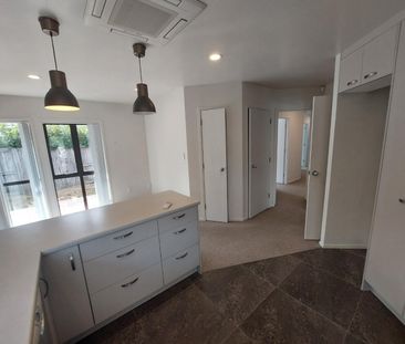 Pet Friendly Epsom Family Home - Photo 3