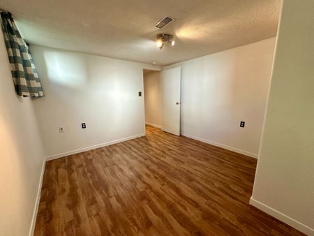 For Lease - 16 Rowanwood Avenue, Brant, Ontario - Photo 5