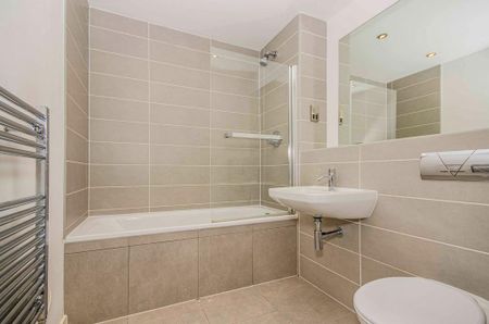 2 bedroom flat to rent - Photo 5