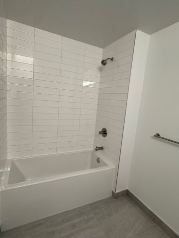 For Lease - 20 Soudan Avenue Unit# 1701, Toronto, Ontario - Photo 3