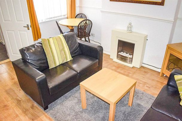 2 bedroom terraced house to rent - Photo 1