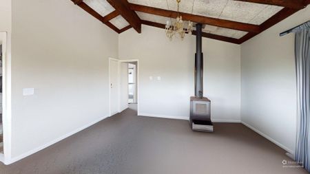 Otaki Beach - 5 Bedrooms - Photo 4