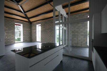 Loft spacieux de 2.5 pièces à Gampelen - Photo 3