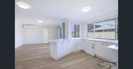 Spacious Family Home in a Prime Location! - Photo 4