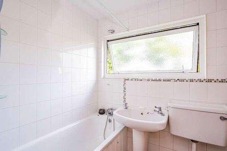 Keensacre, Iver, SL0 - Photo 5