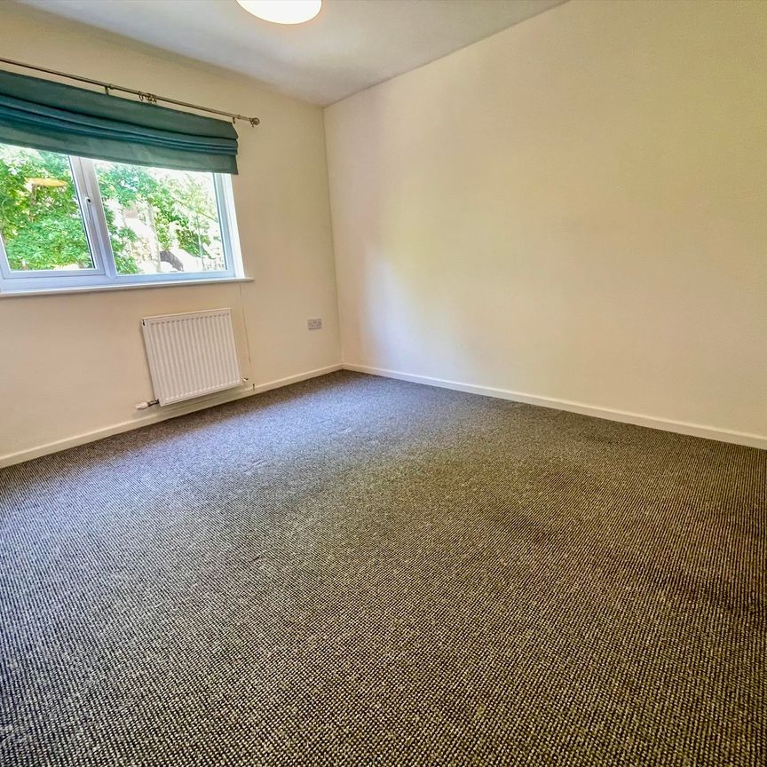 Acrefield, Preston - Photo 1