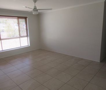 Central to everything! - Photo 1