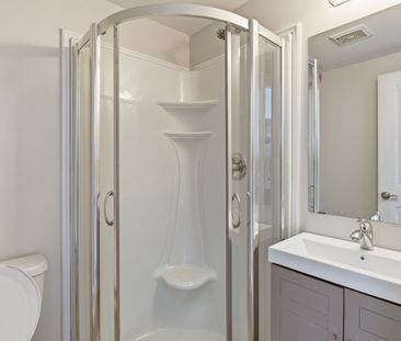 For Lease - 244 Penetanguishene Road Unit# 4, Barrie, Ontario - Photo 3