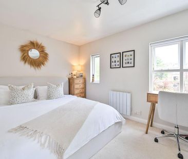 3 bedroom semi-detached house to rent - Photo 5