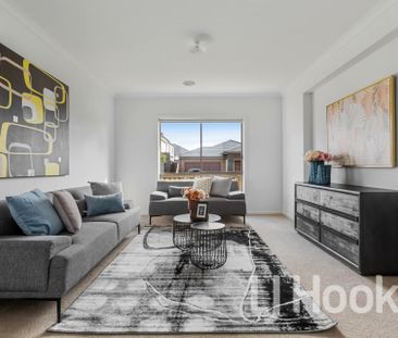 Great Family Friendly House At Point Cook! - Photo 6