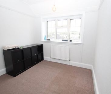3 bedroom flat to rent - Photo 2