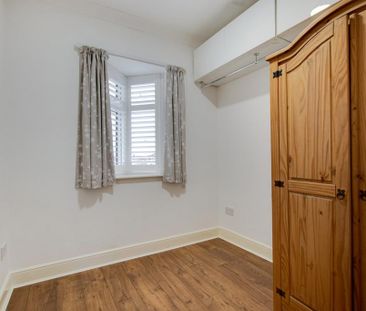 4 bedroom semi-detached house to rent - Photo 6