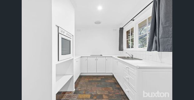 CHARM, SPACE AND CONVENIENCE ALL IN ONE! - Photo 1