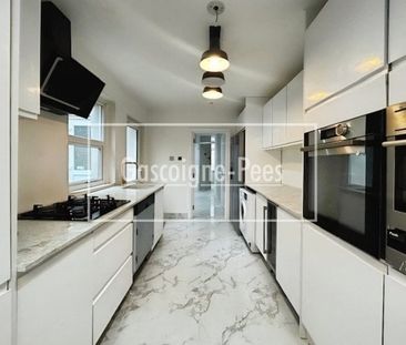 Crawley Road, Horsham, RH12 - Photo 3