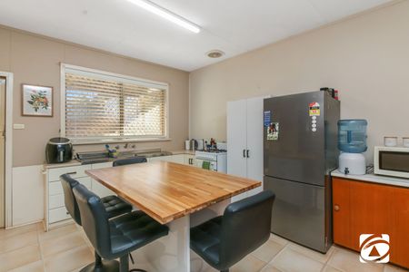 190 Ryan Street - Photo 3