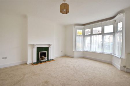 4 bedroom semi-detached house to rent - Photo 3