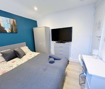 Room in a Shared House, Newcombe Street, L6 - Photo 4