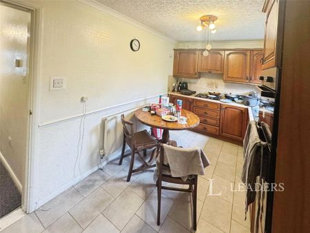 2 bedroom terraced house to rent - Photo 4