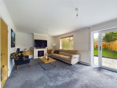 3 bedroom semi-detached house to rent - Photo 5