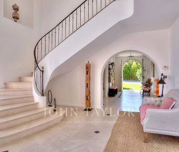 Maison à louer Valbonne, Cote d'Azur, France12 500 EUR / Mois - Photo 2