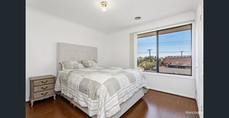 Spacious and Bright 3-Bedroom Home in Thomastown - Photo 3