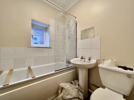 Bitterne Road West, Southampton - Photo 3