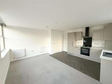 Heath Square, Haywards Heath - Photo 2