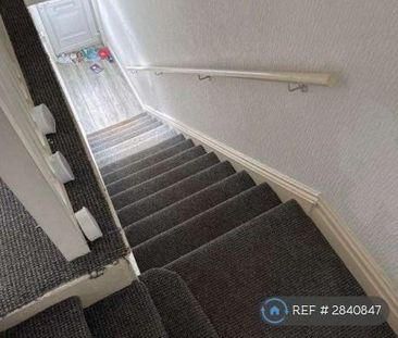 2 bedroom maisonette to rent - Photo 5