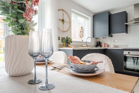 3 bedroom detached house to rent - Photo 4