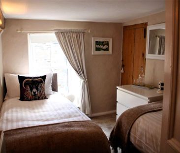 2 bedroom terraced house to rent - Photo 2