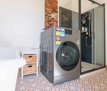 Fully Furnished, Power, Gas and Internet Included - Photo 4