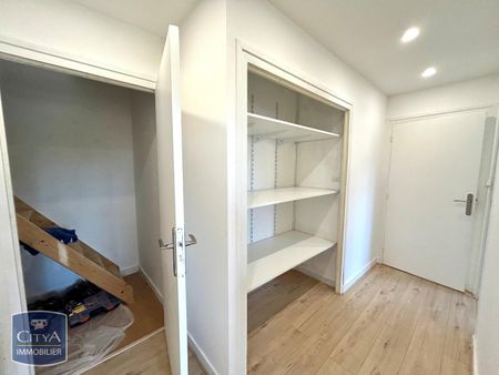 Location Appartement 5 pièces 92m² DUNIERES 43220 - Photo 4