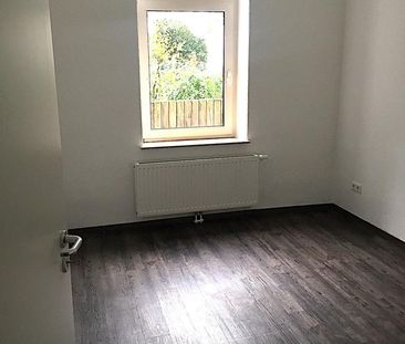 Große 2 Zimmerwohnung im Erdgeschoss - Photo 2