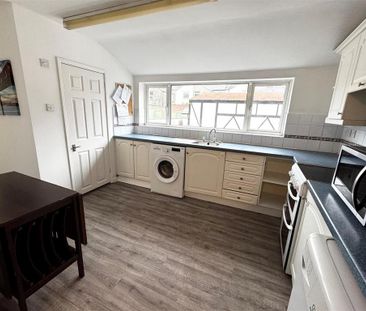 5 bedroom semi-detached house to rent - Photo 2