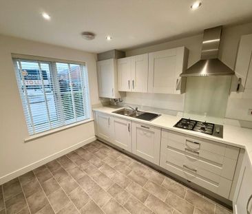 3 bedroom semi-detached house to rent - Photo 6