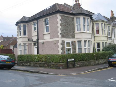 Manor Road, Horfield - Photo 4