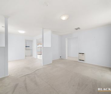 52 Keverstone Circuit, Isabella Plains ACT 2905 - House For Rent | ... - Photo 5