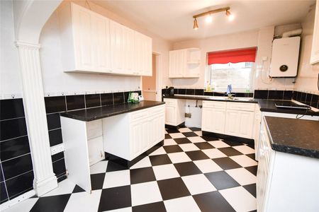 Royden Road, CH49 4NA, Upton - Photo 2