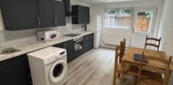 Handforth Lane, Runcorn - Photo 2