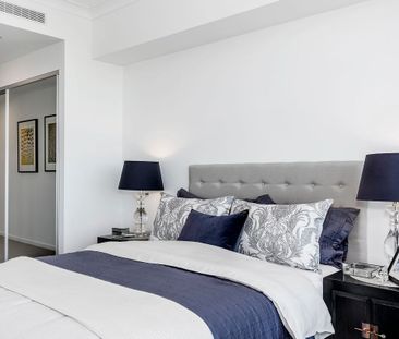 Sensational Hope Island Unit With Water Views - Photo 5