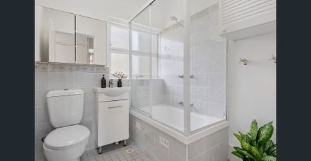 Light & bright stylish apartment in prime Balgowlah location - Photo 5