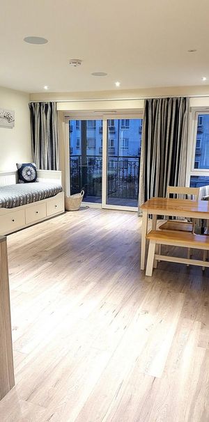 Studio to rent - Photo 1