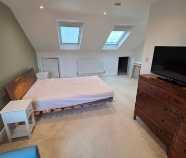 4 bedroom terraced house to rent - Photo 5