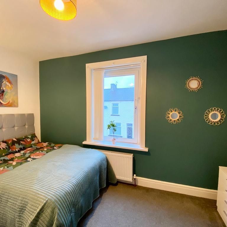 1 bed house share to rent in Cleaver Street, Burnley, BB10 - Photo 1