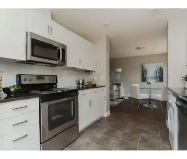 Beautiful 2 Bedroom Suite At Westgate! | 16315 96A Avenue Northwest... - Photo 1