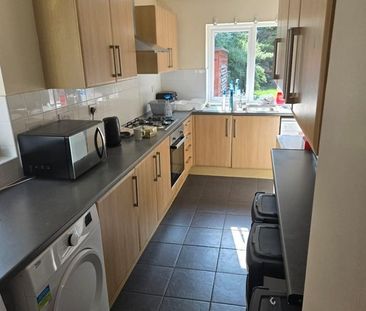 Room in a Shared House, Lower Road Beeston, NG9 - Photo 3